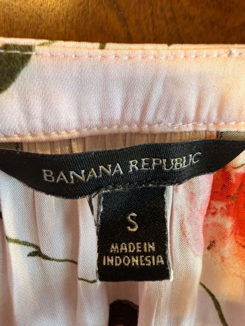 Banana Republic Pink Floral Sleeveless Split Neck Blouse Size S - Picture 4 of 5